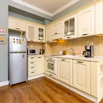 Apartament 1br In The Center With Free Street Parking And Designated Workspace Płowdiw