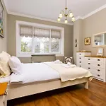 1br In The Center With Free Street Parking And Designated Workspace Apartament Płowdiw