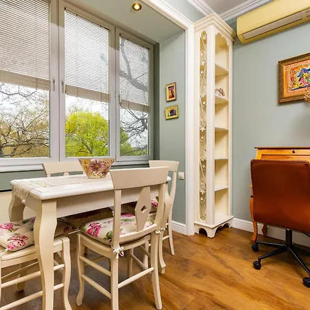 1br In The Center With Free Parking And Designated Workspace Apartment *